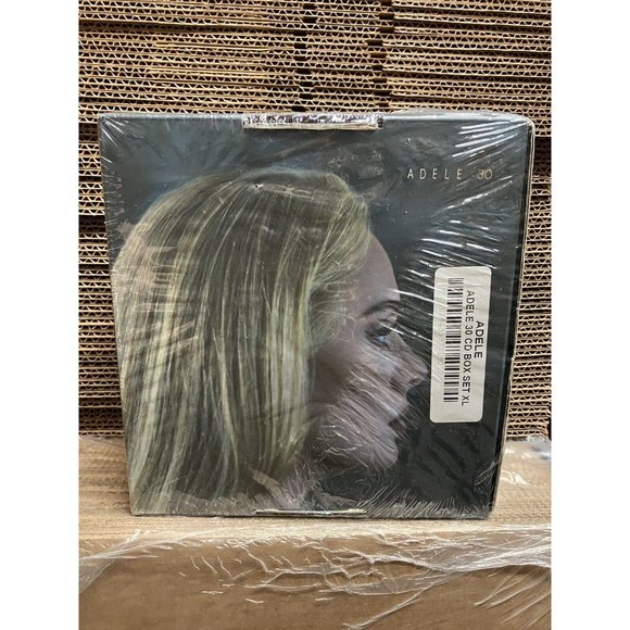 ADELE 30 CD Box Set with XL T-Shirt and Photo New Sealed - Picture 5 of 7